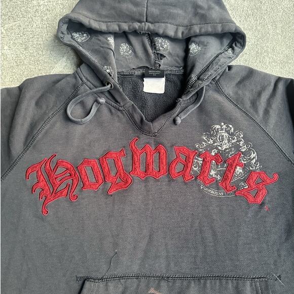 Harry Potter HOGWARTS GREY SWEATSHIRT ORLANDO VINTAGE Medium - Picture 2 of 4